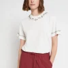 Baumwollshirt mit aufgesetzten Steinchen