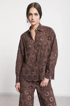 Bluse mit Lochstickerei