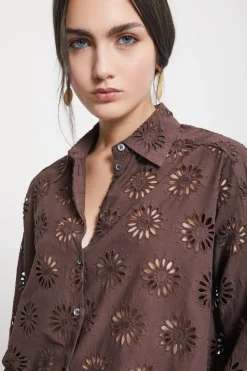 Bluse mit Lochstickerei