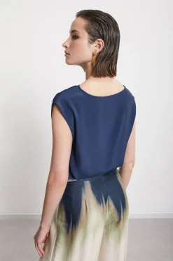 Fließend fallendes Shirt