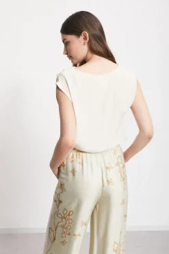 Fließend fallendes Shirt