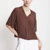 Fließend fallendes Shirt mit V-Ausschnitt