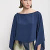 Fließend fallendes Shirt mit weitem Arm
