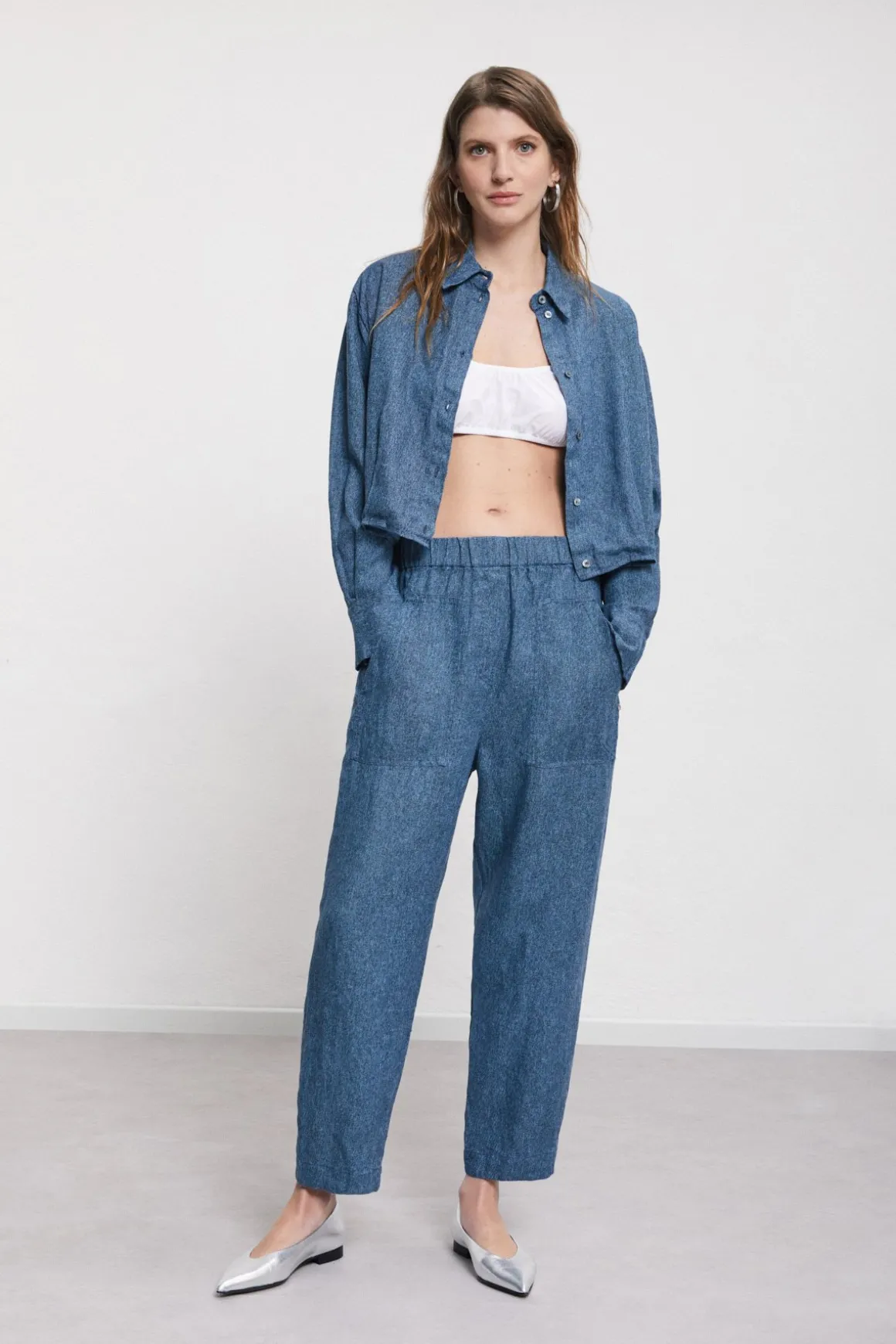 Karottenhose aus bedrucktem Leinen