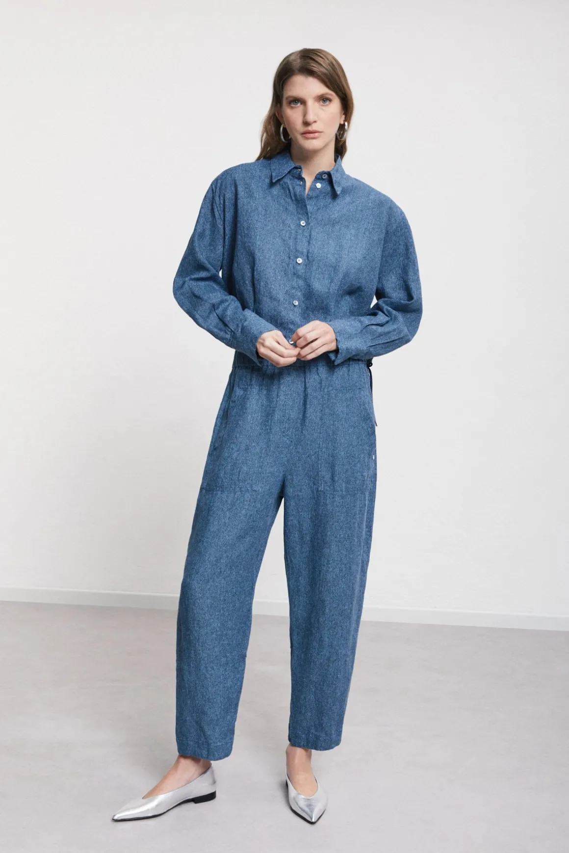 Karottenhose aus bedrucktem Leinen