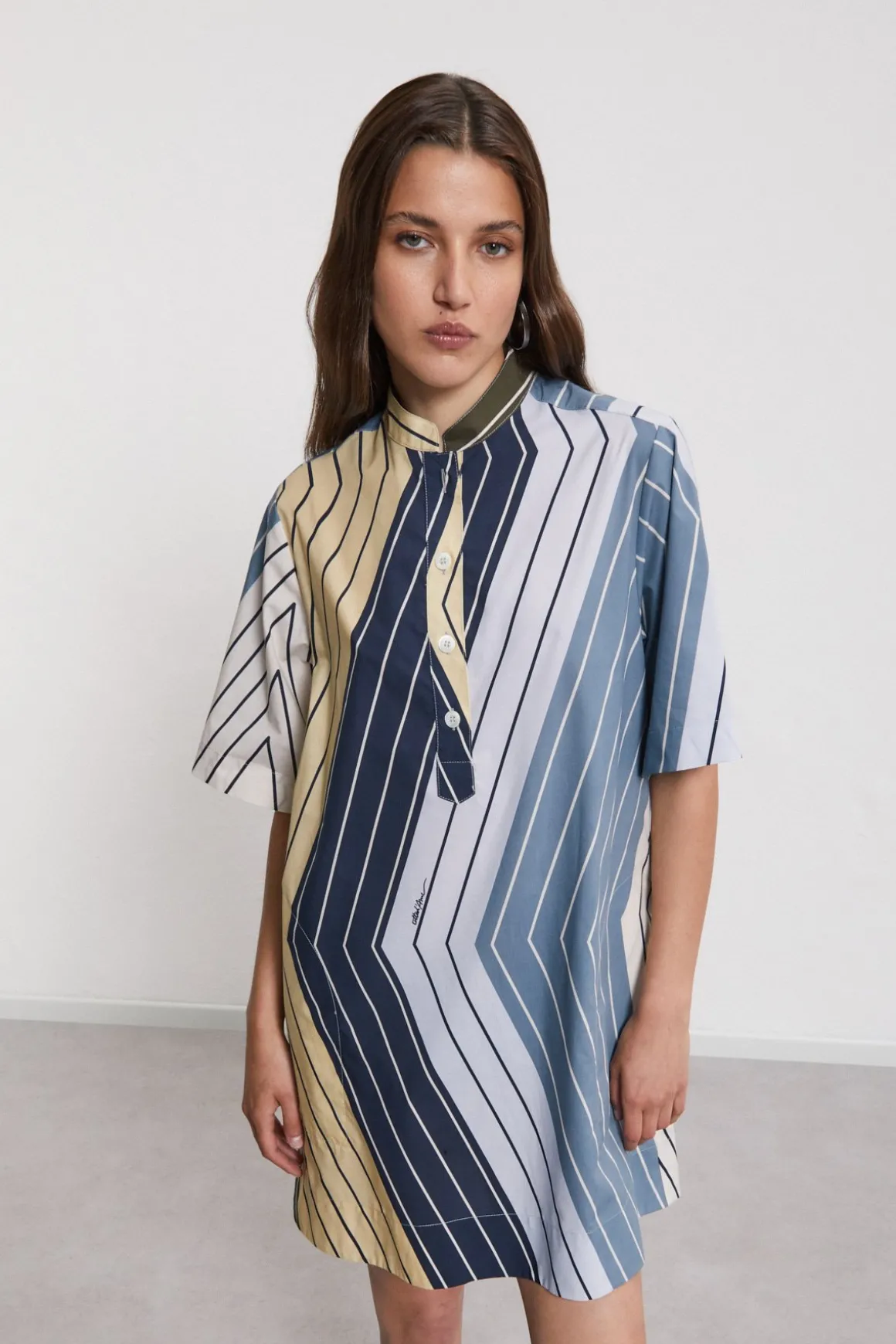 Kurzes Baumwollkleid