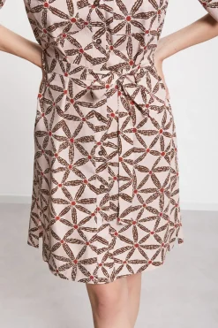 Kurzes Hemdblusenkleid aus bedruckter Baumwolle mit passendem Stoffgürtel