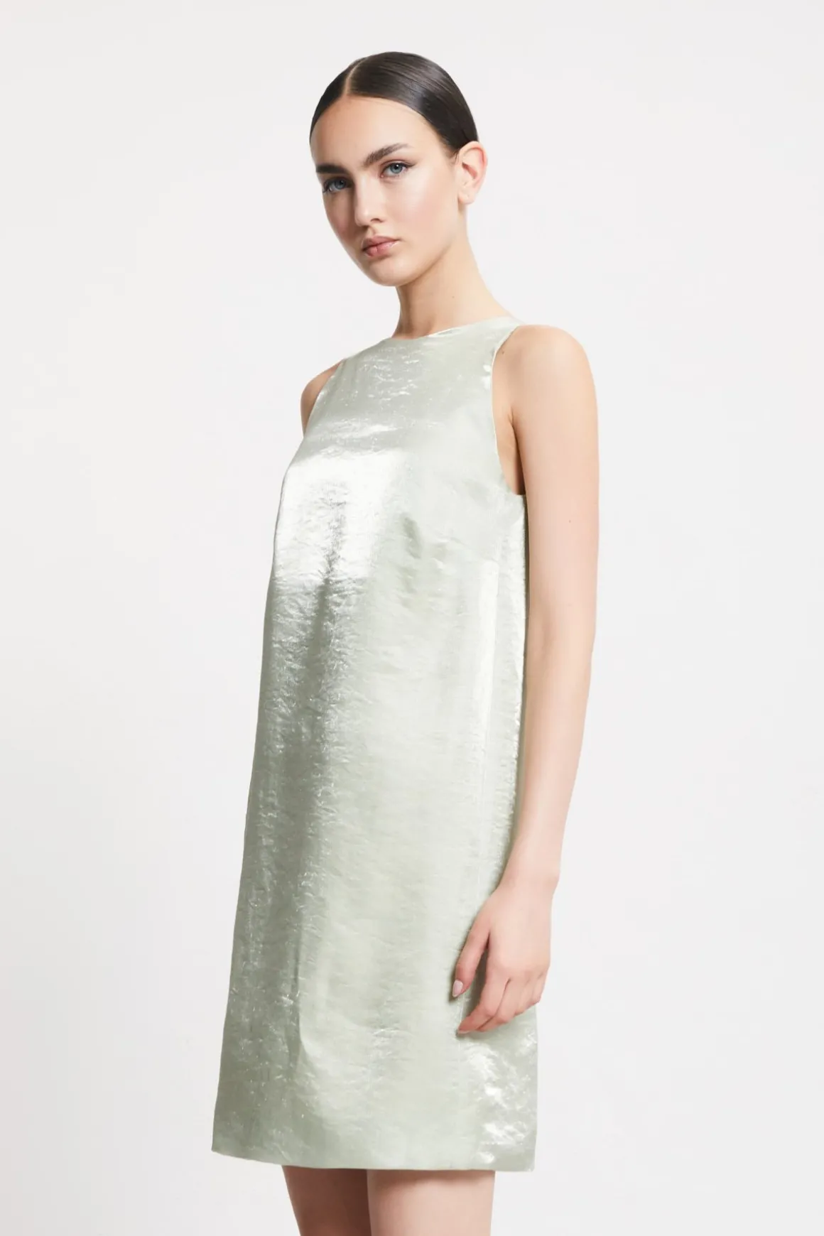 Kurzes Kleid aus Viskose und Leinen
