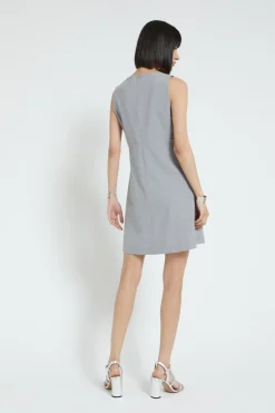 Kurzes Kleid mit Schleife
