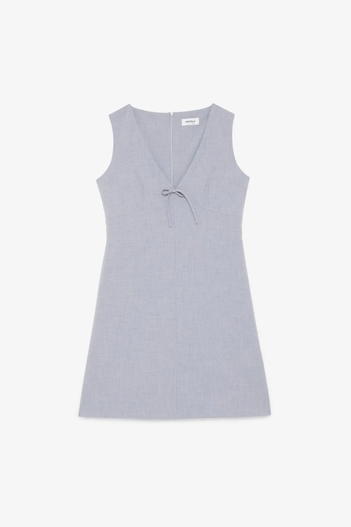 Kurzes Kleid mit Schleife