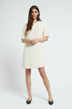 Kurzes unifarbenes Kleid