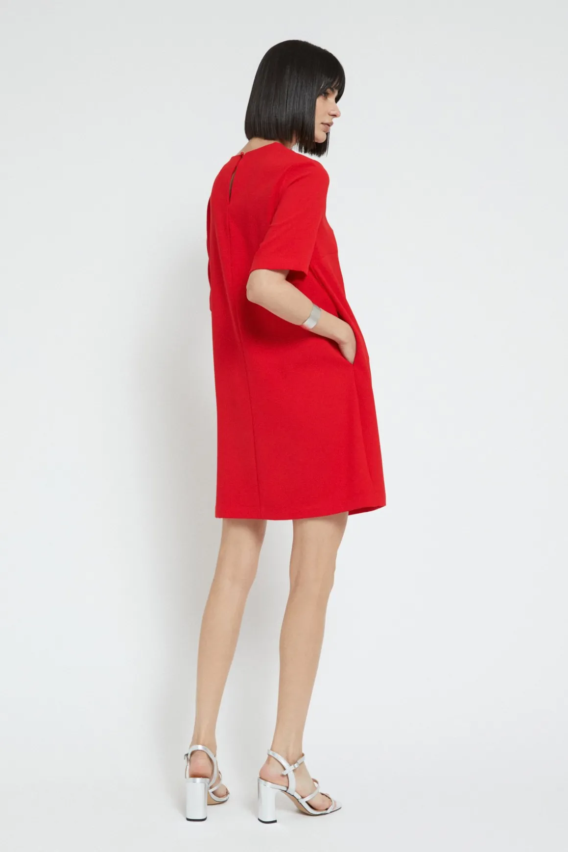 Kurzes unifarbenes Kleid