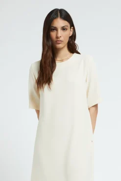 Kurzes unifarbenes Kleid