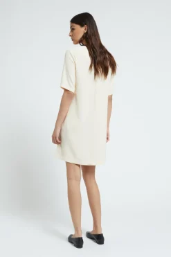 Kurzes unifarbenes Kleid