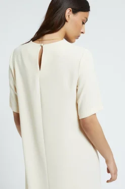 Kurzes unifarbenes Kleid