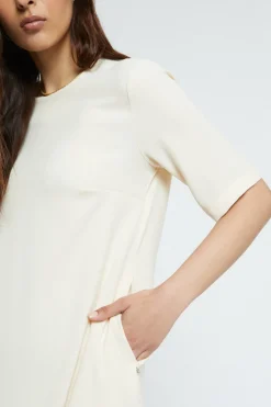 Kurzes unifarbenes Kleid