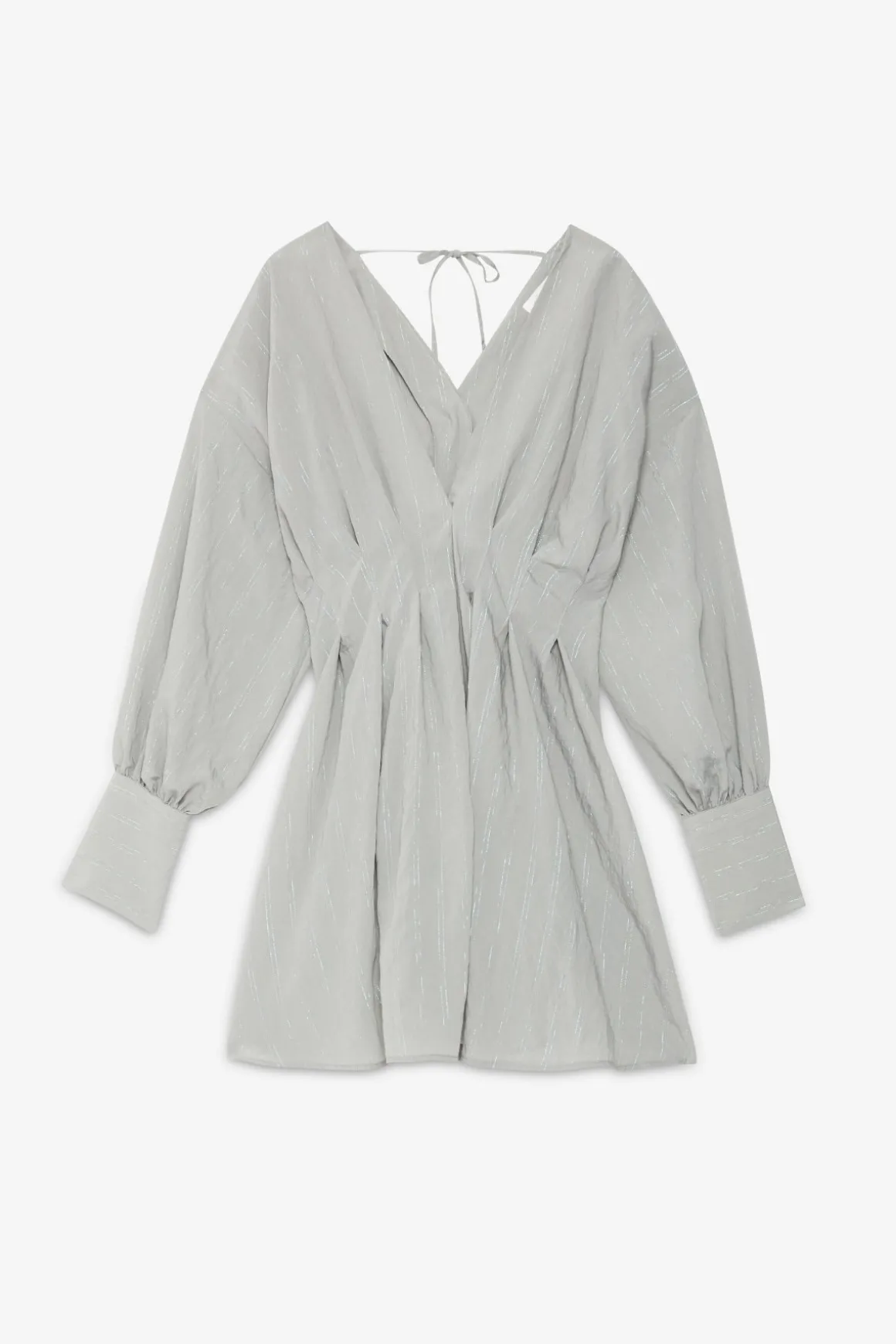 Kurzes Viskosekleid mit Knöpfchen