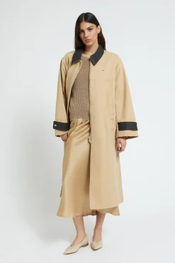 Langer Trenchcoat aus Baumwolle