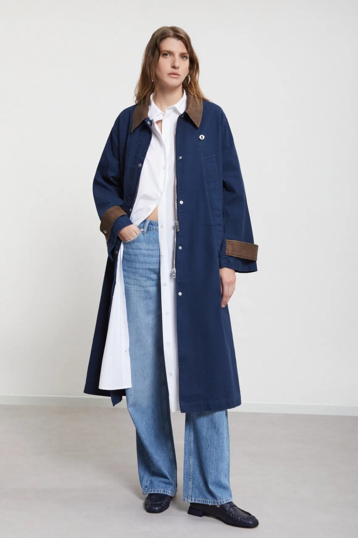 Langer Trenchcoat aus Baumwolle