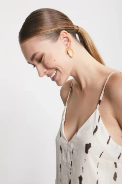 Langes bedrucktes Kleid mit Outcut