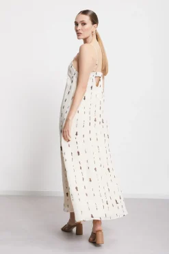 Langes bedrucktes Kleid mit Outcut