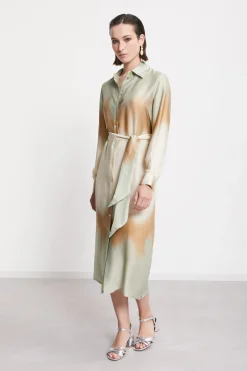 Langes Hemdblusenkleid aus bedruckter Viskose