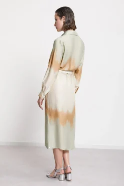 Langes Hemdblusenkleid aus bedruckter Viskose