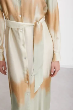 Langes Hemdblusenkleid aus bedruckter Viskose