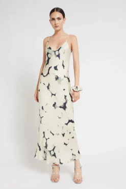 Langes Kleid aus bedruckter Viskose