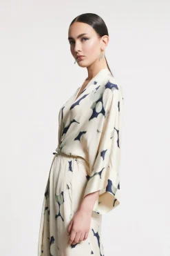 Langes Kleid aus bedruckter Viskose