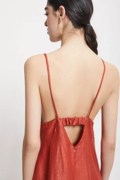 Langes Kleid aus satiniertem Leinen