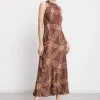 Langes Kleid aus Viskosesatin