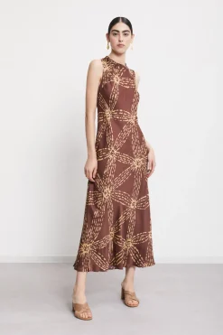 Langes Kleid aus Viskosesatin