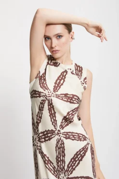 Langes Kleid aus Viskosesatin
