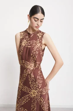 Langes Kleid aus Viskosesatin