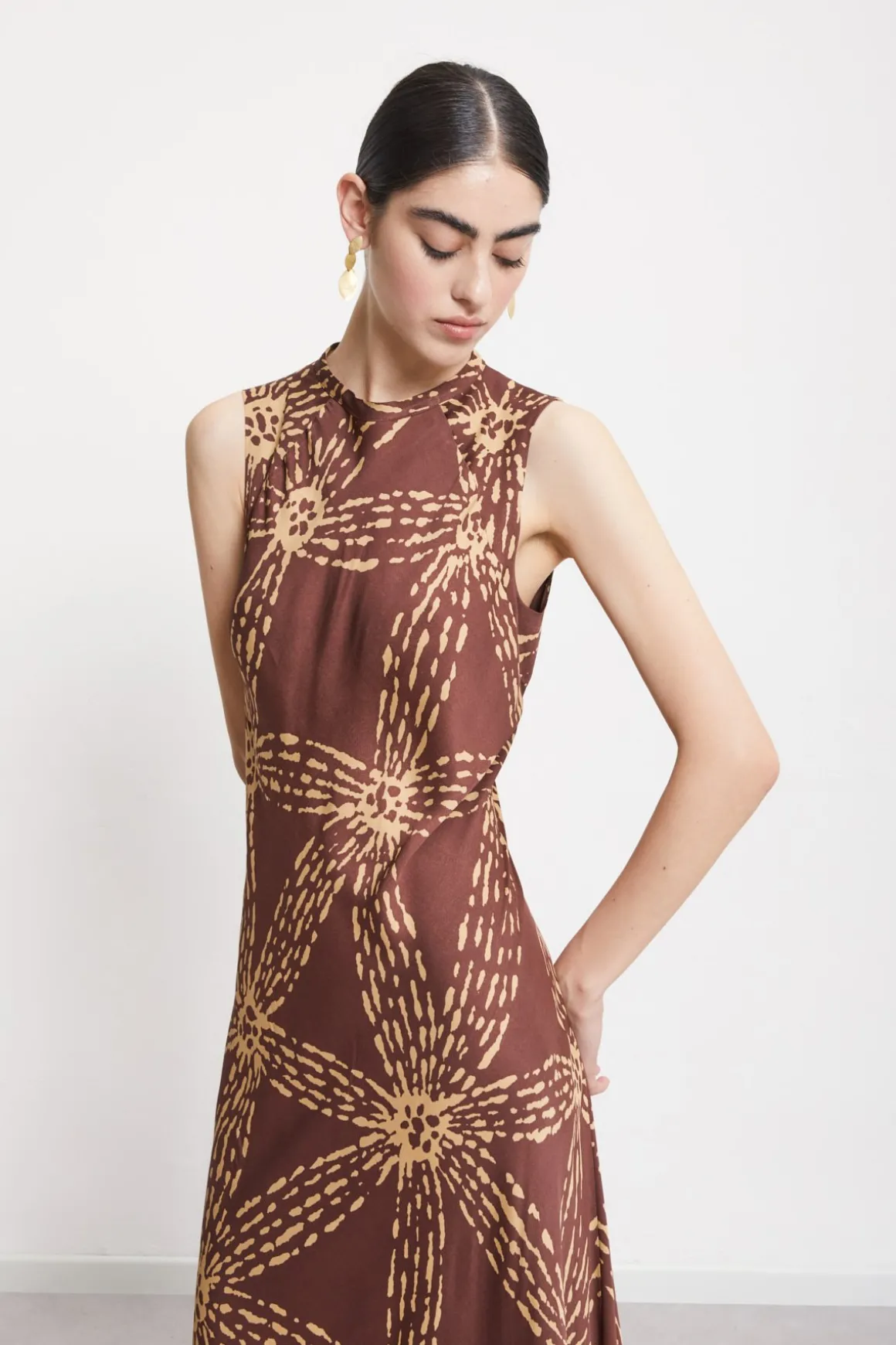 Langes Kleid aus Viskosesatin