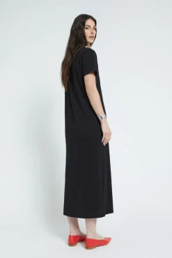 Langes Kleid mit Schlitz