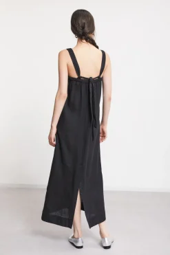 Langes Leinenkleid