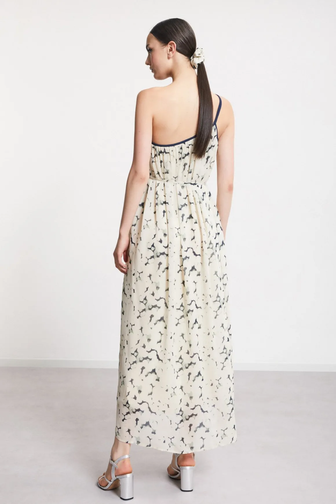 Langes One-Shoulder-Kleid aus Viskose