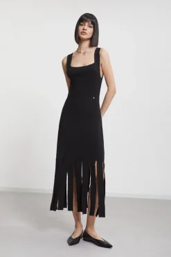 Langes Viskosekleid mit Fransen