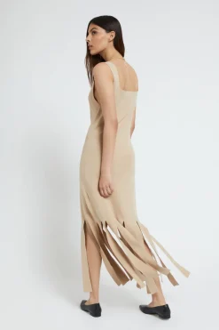 Langes Viskosekleid mit Fransen