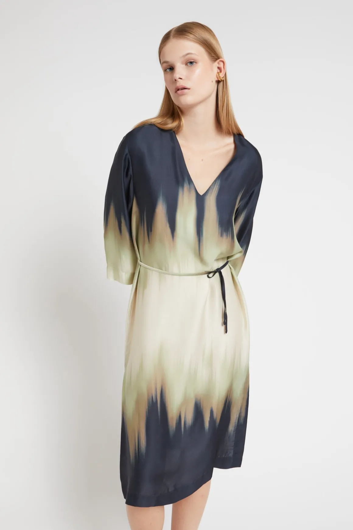 Midikleid aus bedruckter Viskose