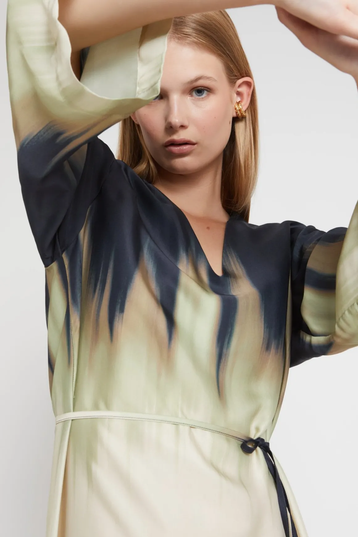 Midikleid aus bedruckter Viskose