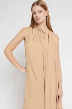 Mittellanges Kleid mit Schärpe