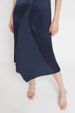 Mittellanges Viskosekleid