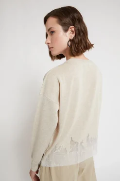 Pulli mit durchscheinender Verarbeitung