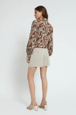 Shorts mit eingearbeiteten Falten