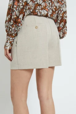 Shorts mit eingearbeiteten Falten