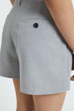 Shorts mit eingearbeiteten Falten