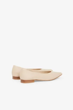 Spitze Ballerinas aus Leder